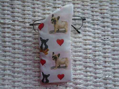 French bulldogs glasses - glasses, case